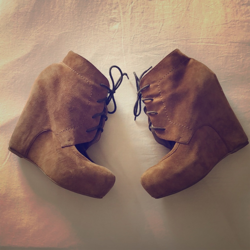Matiko wedge bootie
